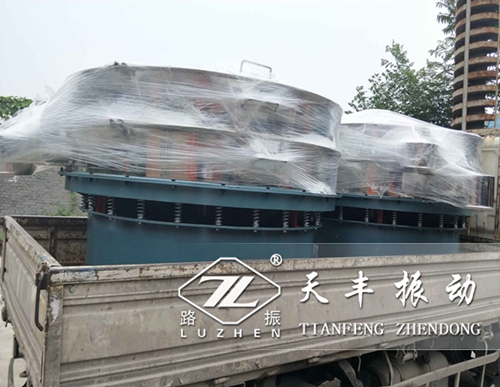 寧夏TS2000振動篩已發貨,丁經理請注意查收！